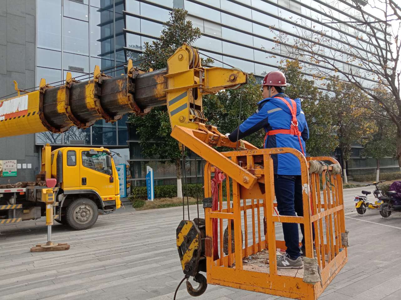 句容市文化藝術中心幕墻安全性排查3 句容市文化藝術中心幕墻安全性排查3