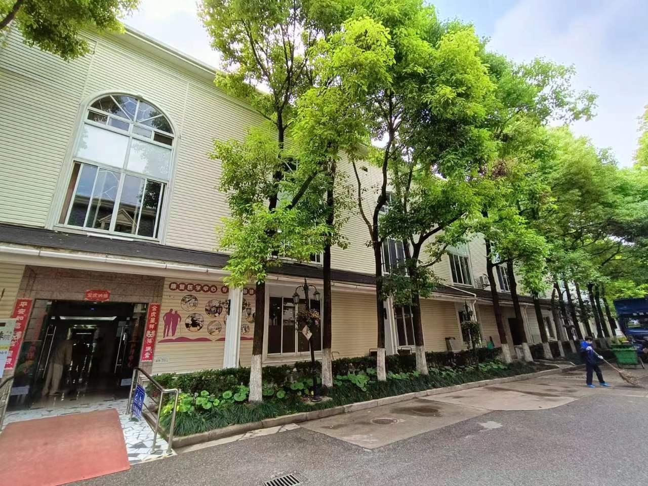 上海祥福頤養院房屋裂縫檢測 (2) 上海祥福頤養院房屋裂縫檢測 (2)